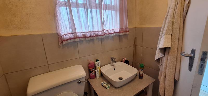 To Let 1 Bedroom Property for Rent in Somerset West Western Cape